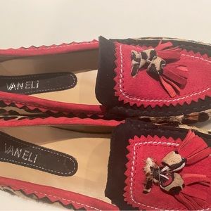 Vaneli, never been worn